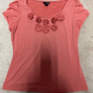 East 5th Coral Short Sleeve Scoop Neck Top with Floral Appliqué